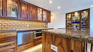 Photo #5: 202610368 Listing 