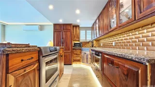 Photo #6: 202610368 Listing 