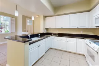 Photo #3: 202610387 Listing 
