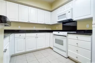 Photo #5: 202610387 Listing 