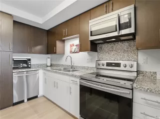 Photo #4: 202610390 Listing 