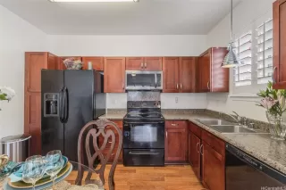 Photo #2: 202610417 Listing 
