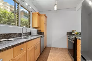 Photo #4: 202610444 Listing 
