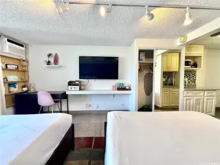 Photo #2: 202610453 Listing 