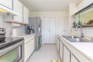 Photo #6: 202610454 Listing 