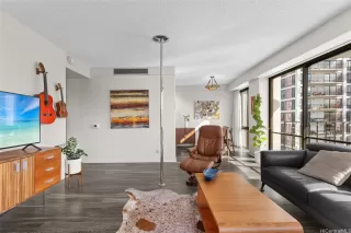 Photo #4: 202610473 Listing 