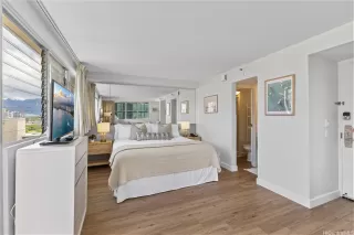 Photo #2: 202610475 Listing 