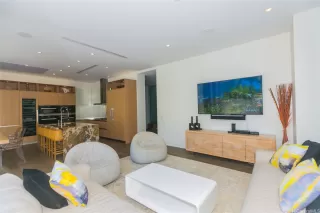 Photo #5: 202610507 Listing 
