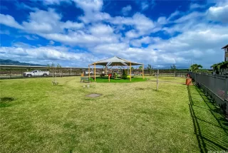 Photo #3: 202610528 Listing 