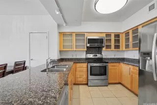 Photo #5: 202610532 Listing 