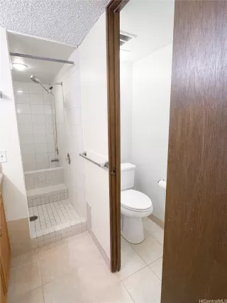 Photo #6: 202610542 Listing 