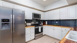 Photo #6: 202610548 Listing 