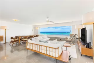 Photo #4: 202610568 Listing 