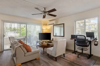 Photo #2: 202610573 Listing 