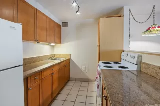 Photo #2: 202610575 Listing 