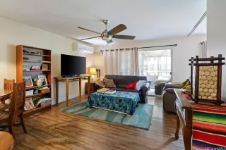 Photo #4: 202610575 Listing 
