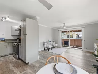Photo #6: 202610593 Listing 