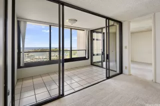 Photo #4: 202610598 Listing 