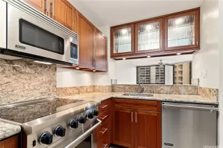 Photo #3: 202610609 Listing 