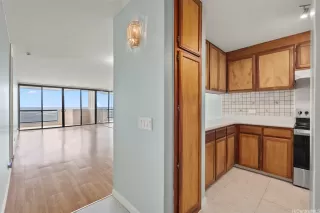 Photo #5: 202610626 Listing 
