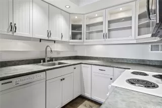 Photo #2: 202610645 Listing 