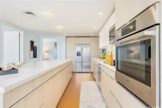 Photo #6: 202610668 Listing 