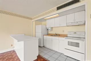 Photo #2: 202610674 Listing 