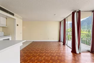 Photo #6: 202610674 Listing 