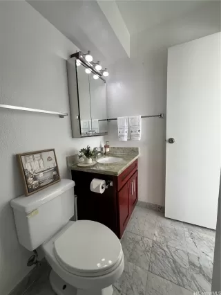 Photo #5: 202610746 Listing 