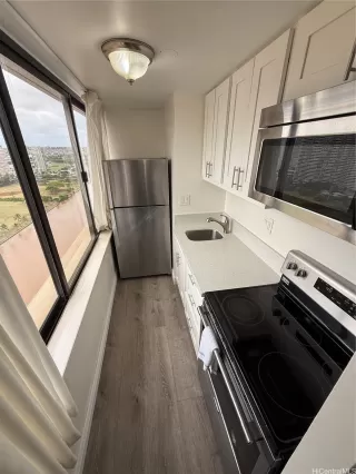 Photo #5: 202610778 Listing 