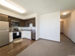 Photo #4: 202610815 Listing 