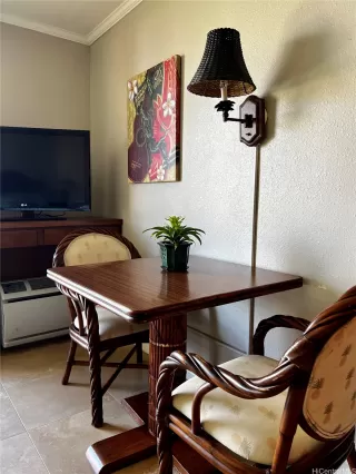 Photo #3: 202610836 Listing 