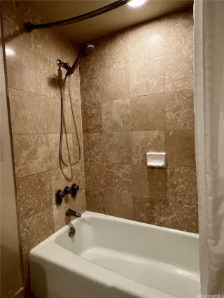 Photo #4: 202610836 Listing 