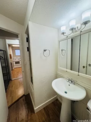 Photo #6: 202610849 Listing 