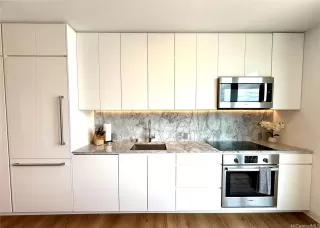 Photo #6: 202610852 Listing 
