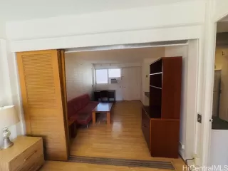 Photo #3: 202610858 Listing 