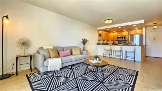 Photo #4: 202610896 Listing 