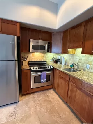Photo #3: 202610899 Listing 