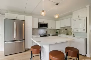 Photo #2: 202610906 Listing 
