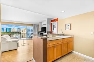 Photo #3: 202610918 Listing 