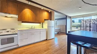Photo #3: 202610923 Listing 