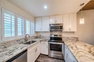 Photo #3: 202610937 Listing 
