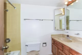 Photo #5: 202610964 Listing 