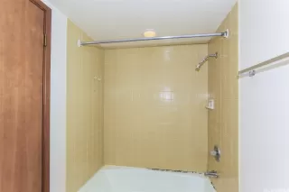 Photo #6: 202610964 Listing 