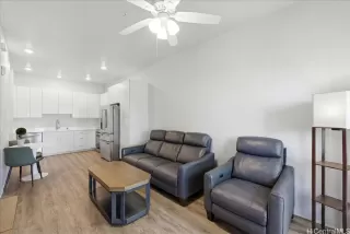 Photo #6: 202610976 Listing 