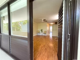 Photo #4: 202610977 Listing 