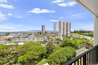 Photo #4: 202610984 Listing 