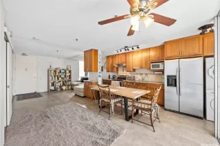 Photo #4: 202610991 Listing 