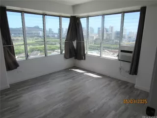 Photo #6: 202610999 Listing 