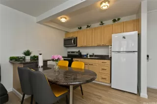 Photo #4: 202611016 Listing 